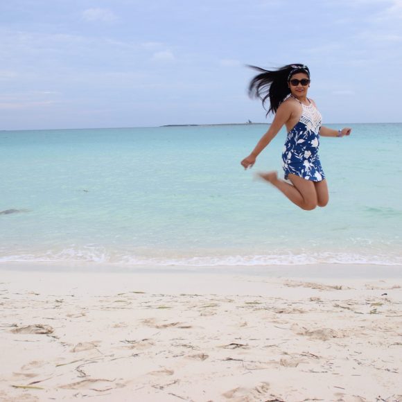 Beach Look: Mini Skirt and Lace