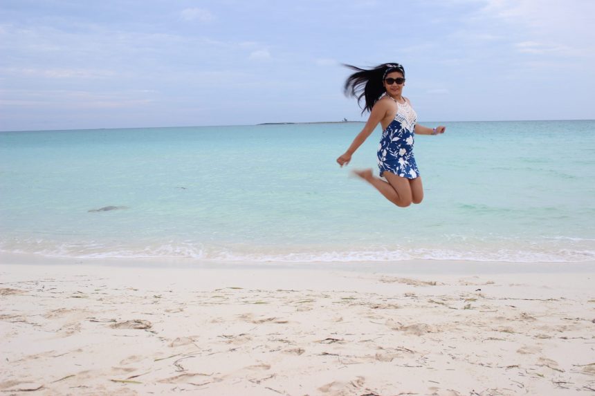 IMG_7767 Beach Look: Mini Skirt and Lace